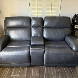 Living Spacing Reclining Love Seat