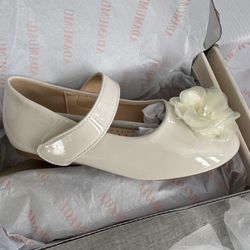Toddler Dress Shoes/Pearl Cream Color size 13
