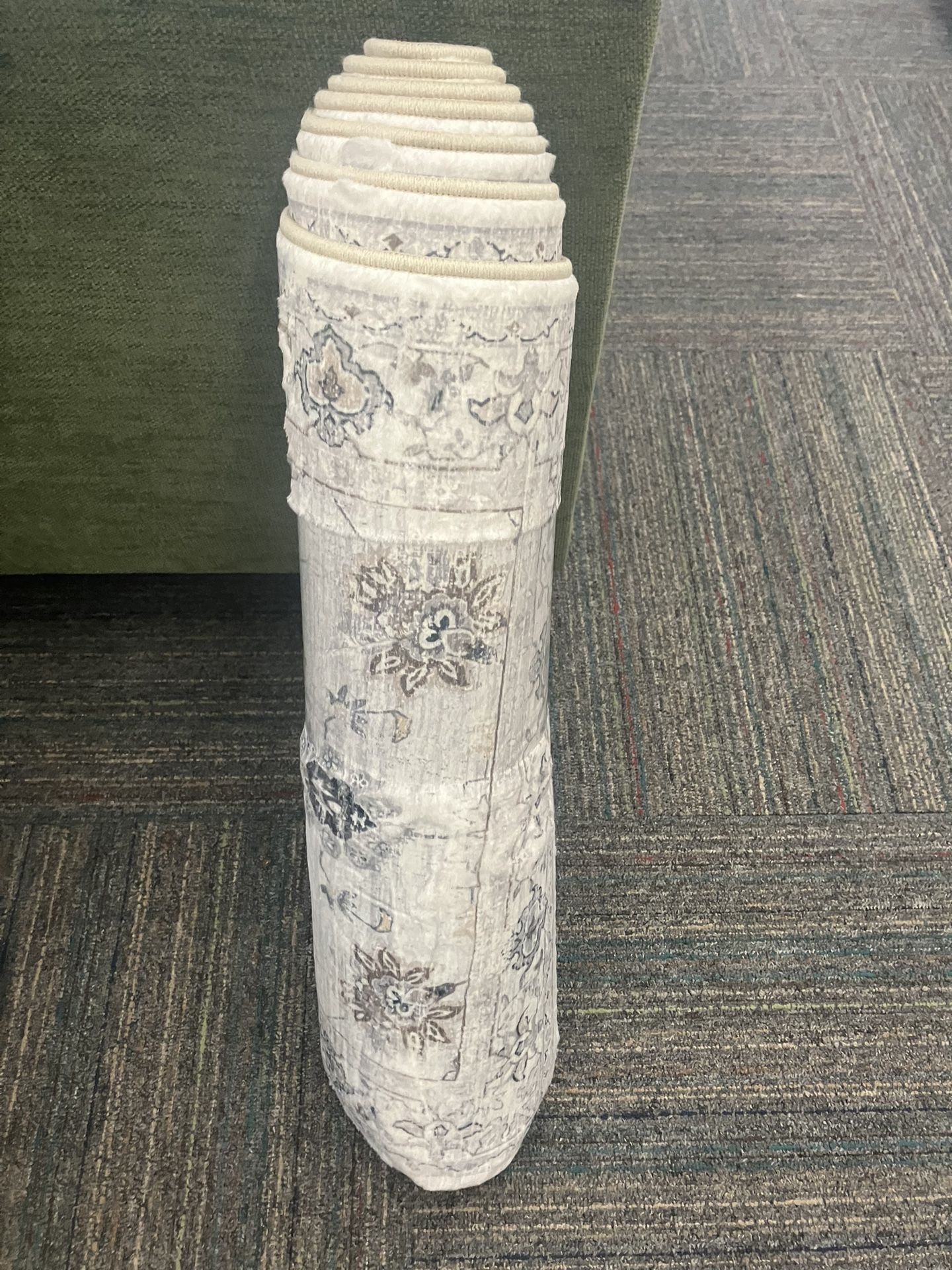 Persian Blooms Ivory Faux Fur Indoor Runner Rug, 2'x7' , New