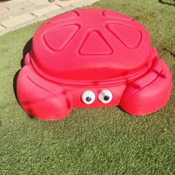 Step2 Crab Sand Box With Lid