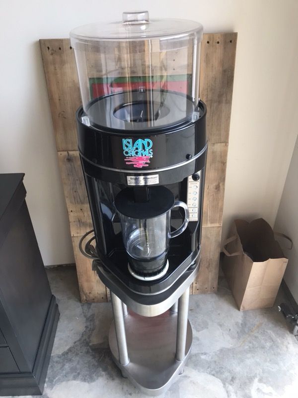 Island oasis commercial blender/ shaved ice / margarita machine
