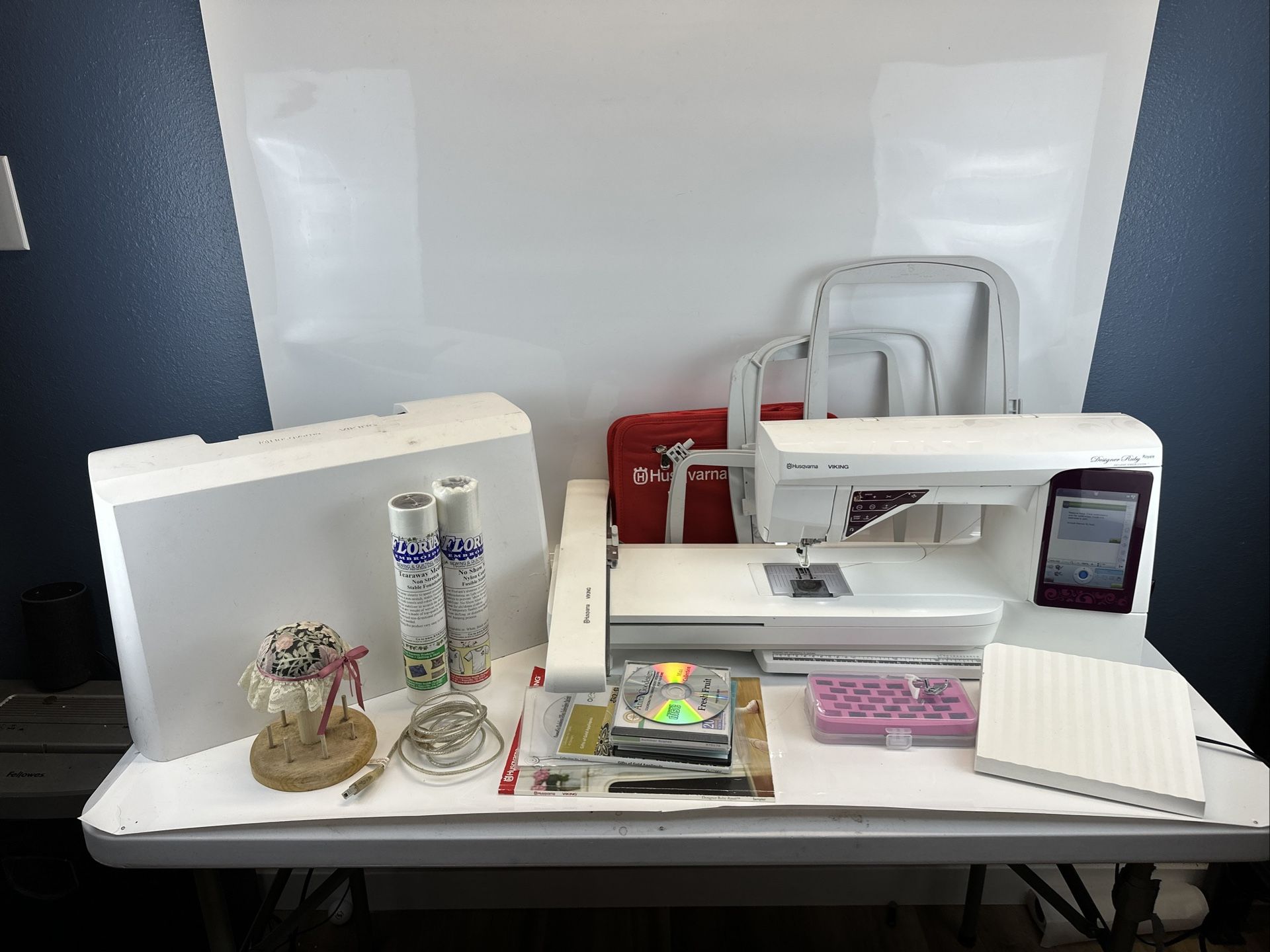 Husqvarna Viking Designer Ruby Royale Sewing Embroidery Machine 130 Hours