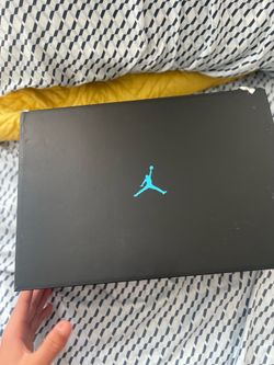 I bought it and it came in size small.