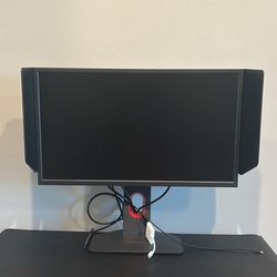 24 in BenQ Zowie Monitor 240 Hz