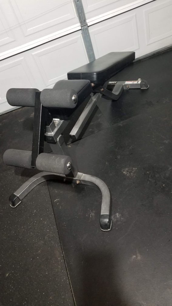 WORKOUT BENCH
