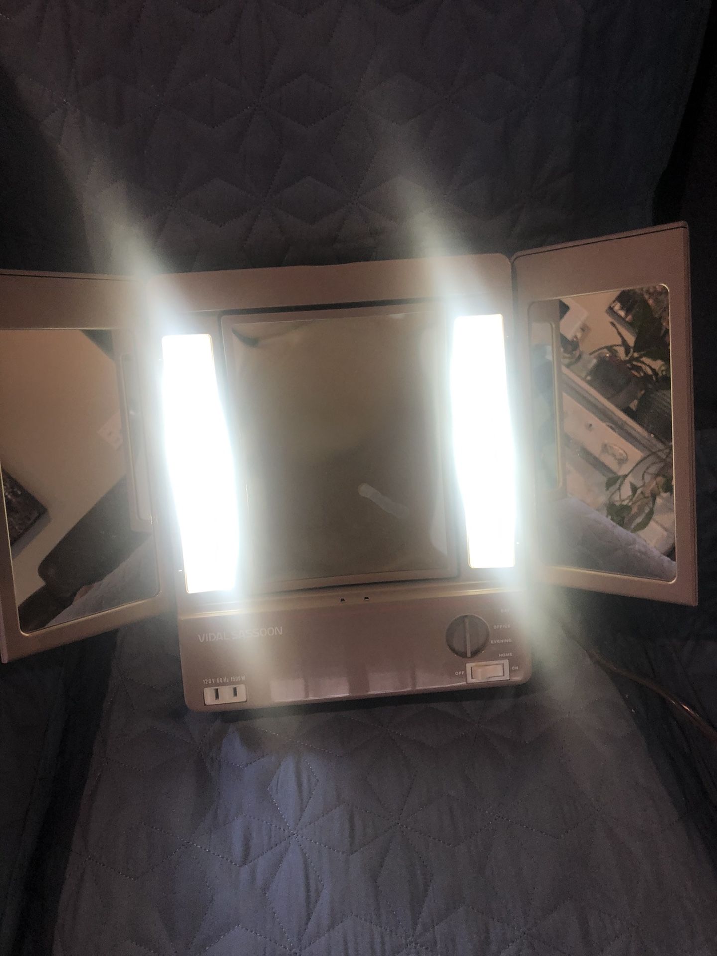 Vidal Sasoon Vintage Mirror With Lights