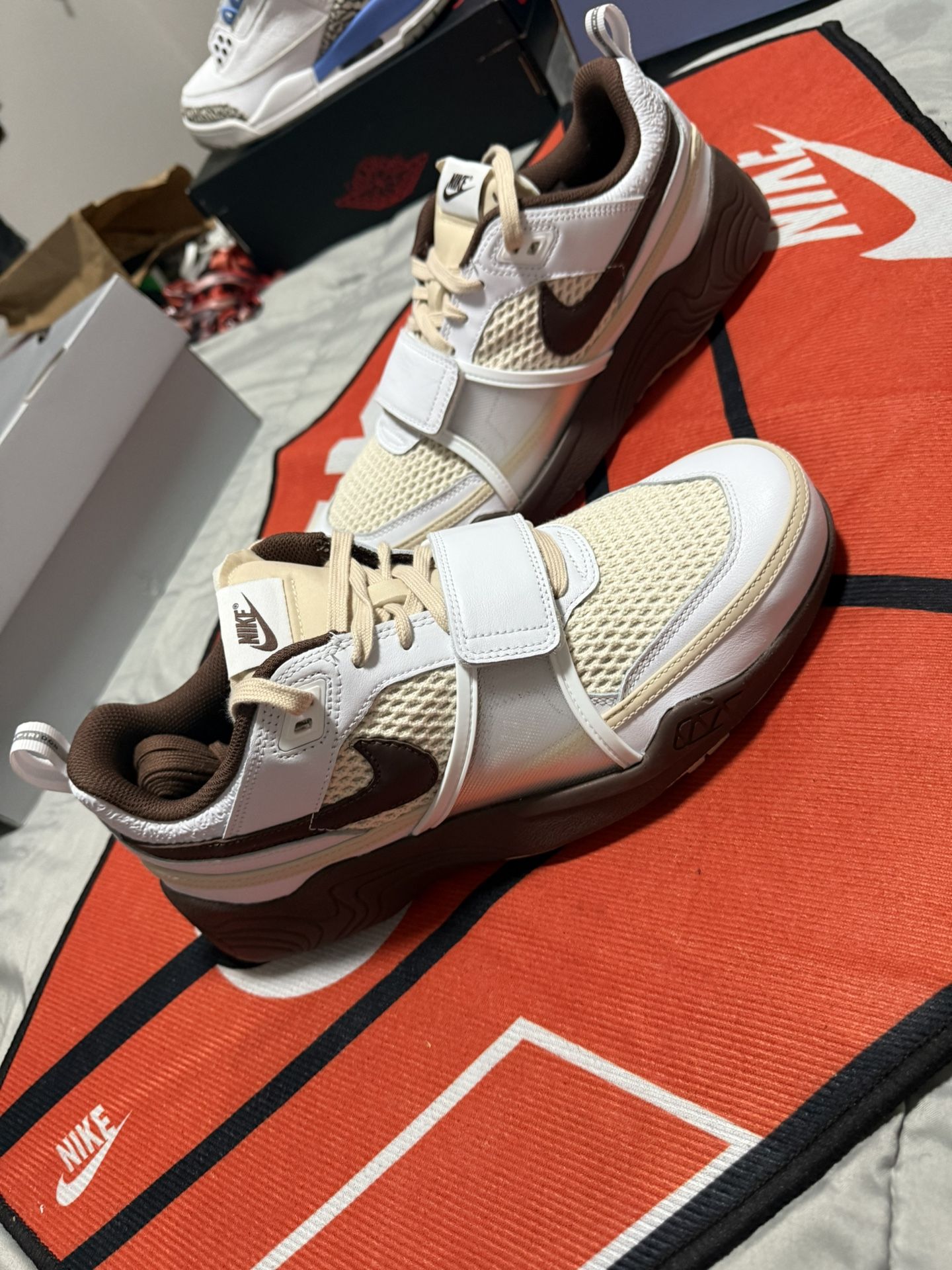 NIKE ZOOM FIELD JAXX 