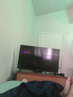 32 inch onn tv onn sound bar 2 Amazon fire sticks no remote  for fire sticks and headphones