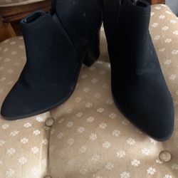 Brand New Never Worn Size 7 Women’s Soda Black Booties