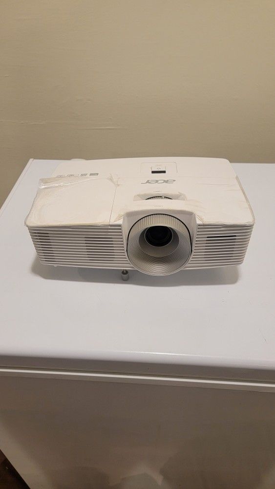 Acer H5382BD 3D DLP Projector 3300 Lumens