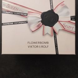 Flowerbomb by Viktor & Rolf Eau De Parfum