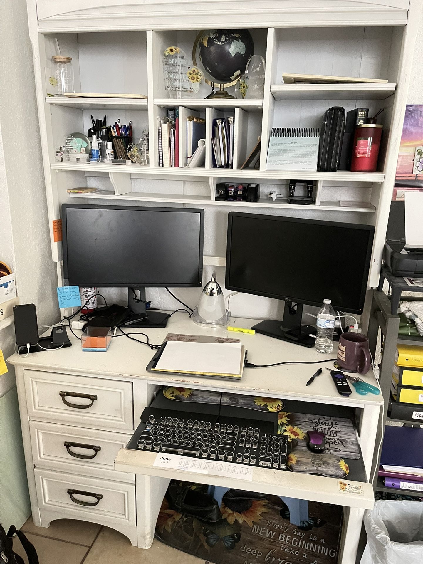 Hutch Desk That Breaks Down Top And Bottom