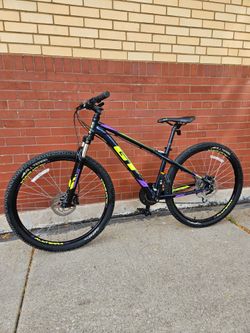 Like new! GT agressor expert bike
