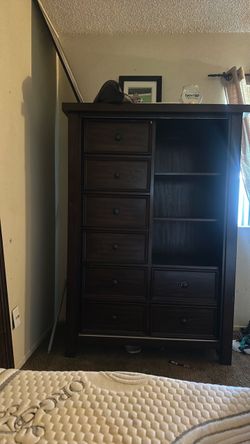 Dresser