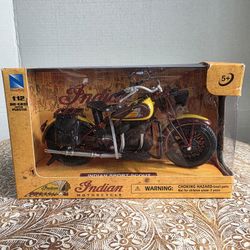 New Ray 1:12 1934 Indian Motorcycle Sport Scout Yellow/Brown Item #42113 NIB