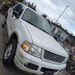 Parting Out 2004 Ford Explorer Parts