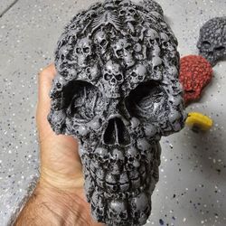 Skull Statue. Good For Halloween 