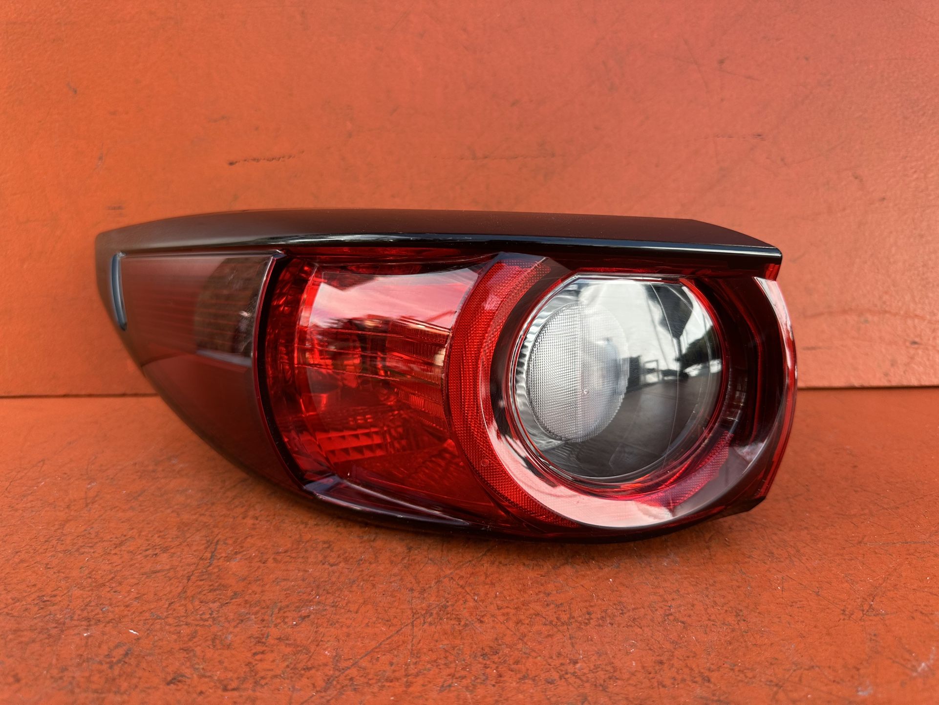 2017 - 2022 MAZDA CX-5 LEFT DRIVER SIDE OUTER TAIL LIGHT OEM KB8A-51160