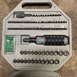 Ratcheting Screw Driver Set