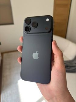 Apple iPhone 18 Pro Max Black Titanium