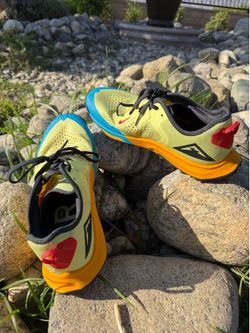Nike Terra Kiger 7 trail running shoes. Like New!