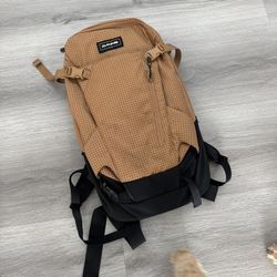 Dakine Heli 12L Snowboard/Ski Backpack