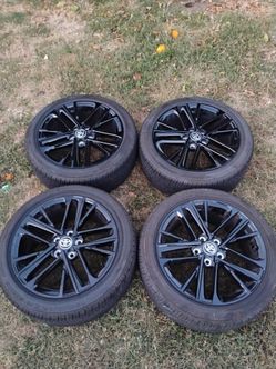 Toyota Camry se rims and tires