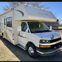 2005 Four Winds Motorhome