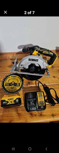 Dewalt 20V 'MAX XR' 6 1/2" circular saw, battery, charger