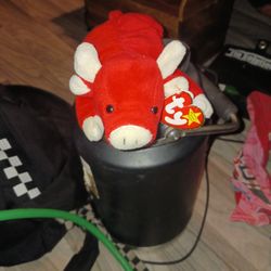Ty Inc. SNORT STYLE 4002 BEANIE BABY RARE. 
