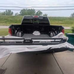 Kxy Set Ram Running Boards 