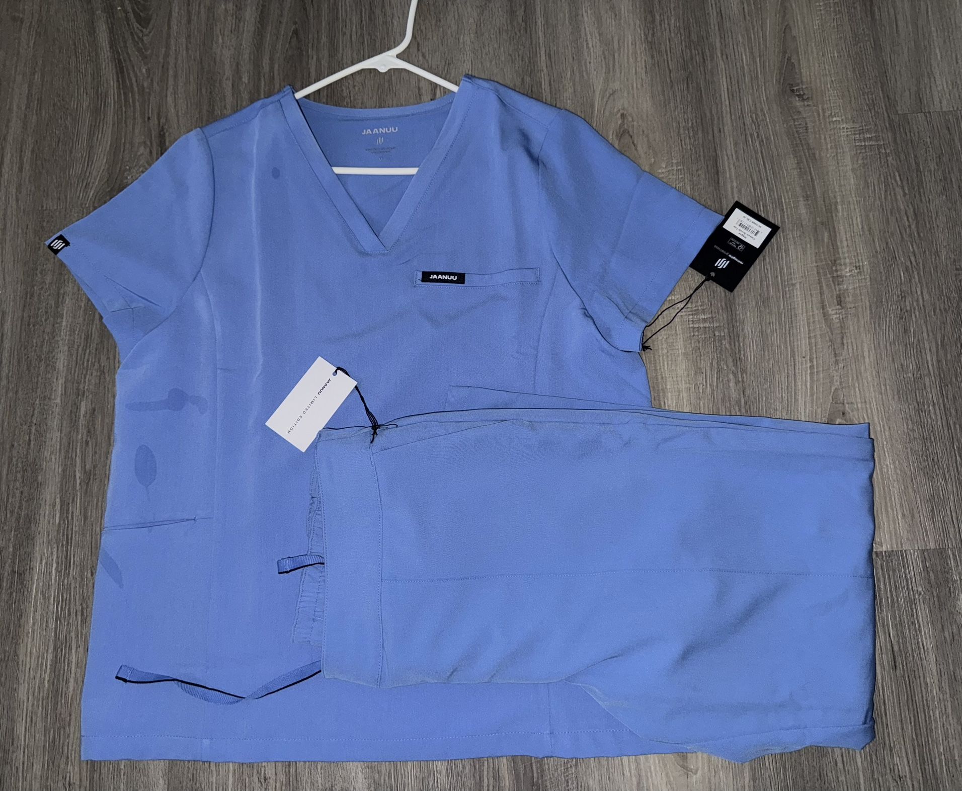 Jaanuu Scrub Set Large