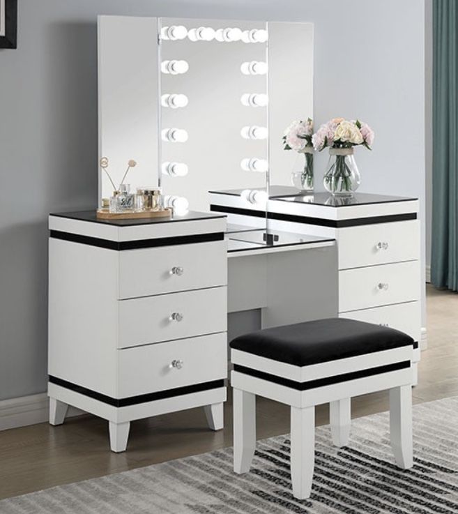 Maddonna Vanity Set With Hollywood Glamour Mirror