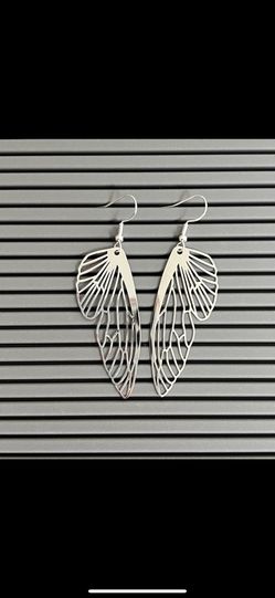 Lightweight butterfly wing earring set