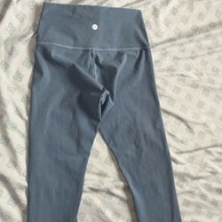Lululemon Size 4 
