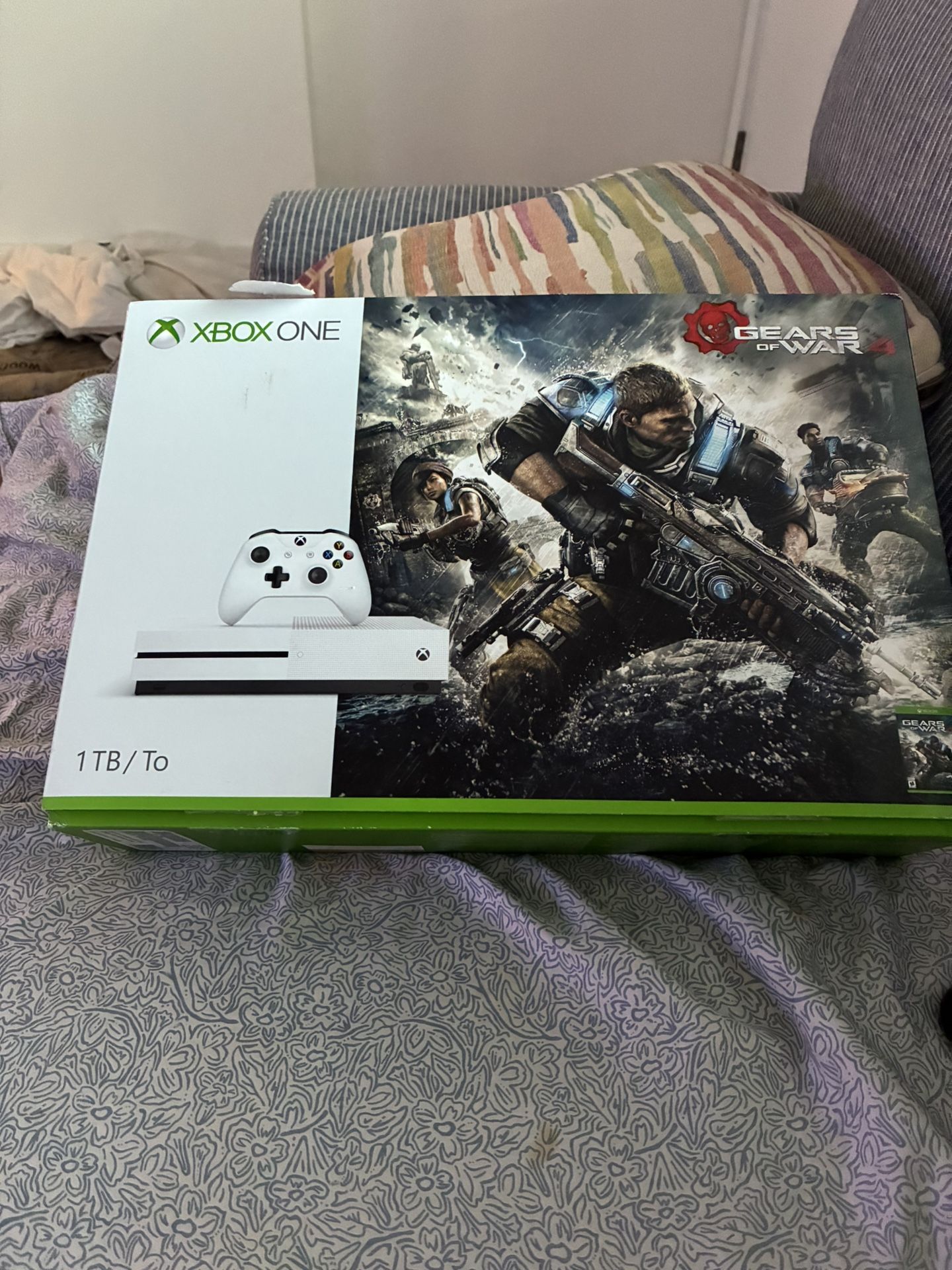 Xbox S 1tb/to With Gears Of War 4