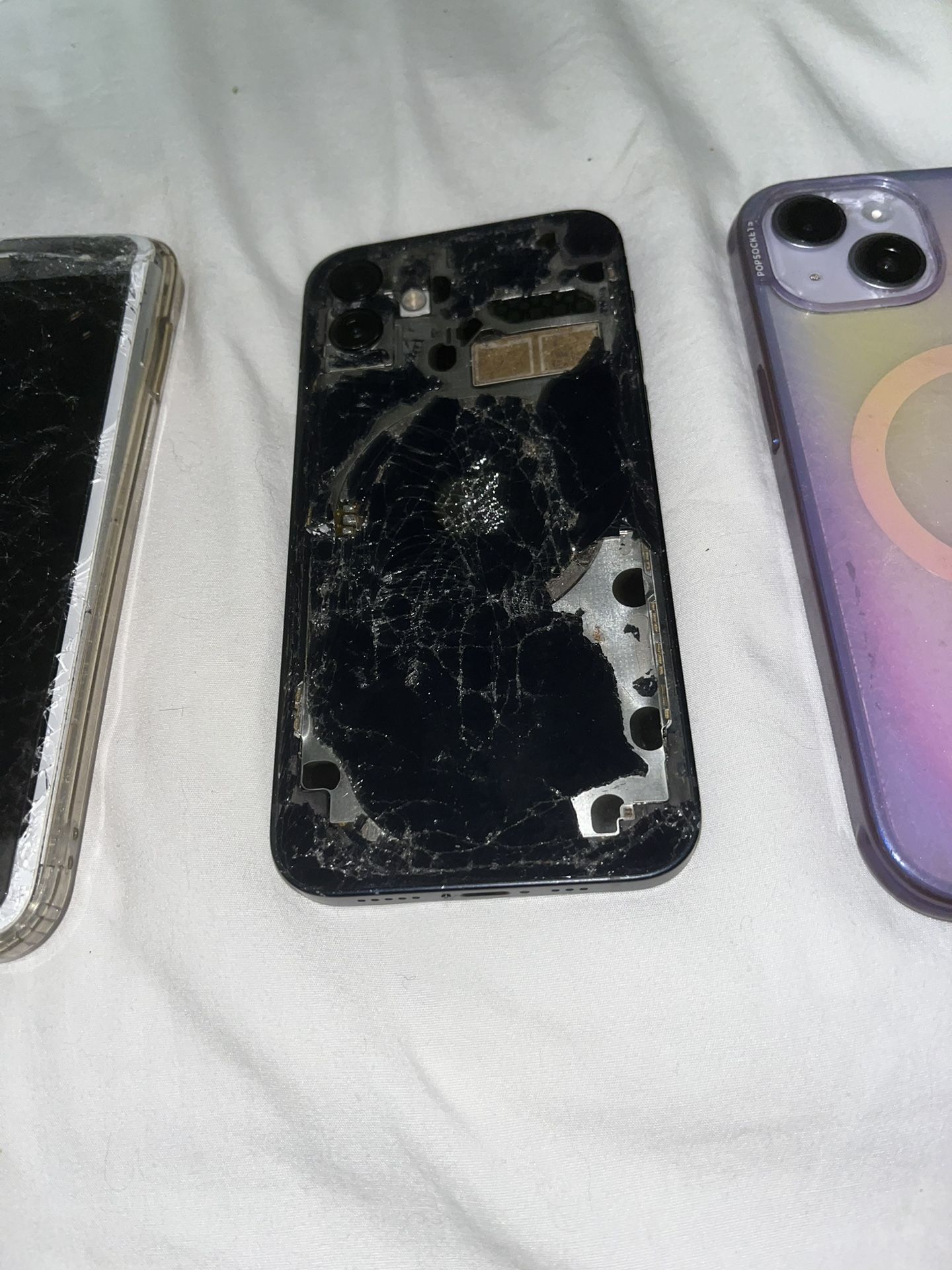 iPhones For Parts Or Fix