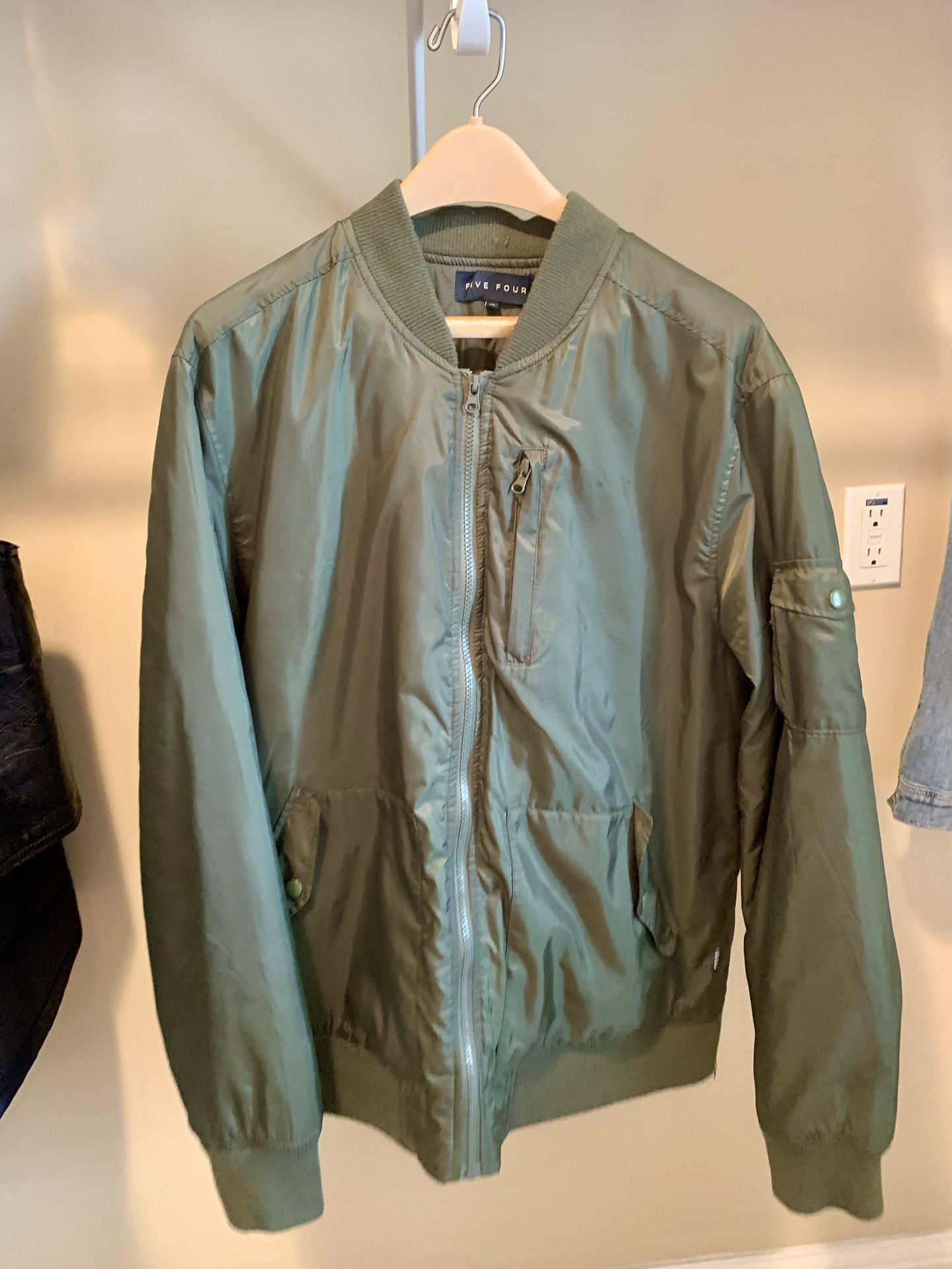 ✨ Like-New Five Four Bomber Jacket – XL – Army Green ✨