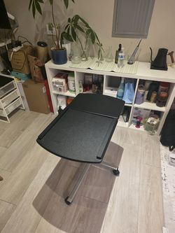 Adjustable desk