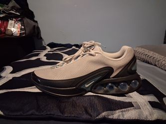 Brand New And Original Men's Nike Air Max's DN Sneakers Sizes 10.5