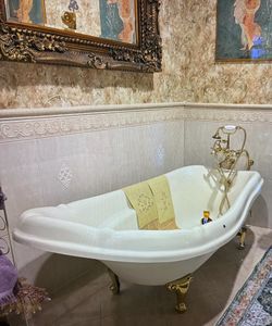 Elegant tub