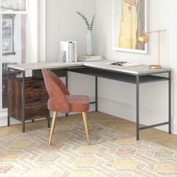 L-desk Used like new