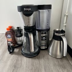Ninja Coffee Maker for Hot/Iced Coffee w/ 2 Carafes & Extras