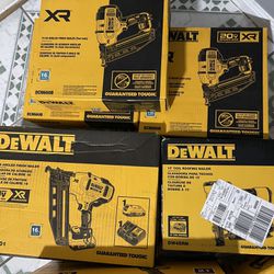 Dewalt New And Seal Nailers 200 Nailer Only And 320 Complete Set Not Taking Less Nuevas 