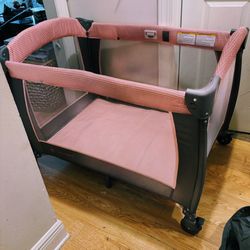 Baby Trend Lil’ Snooze Deluxe III Nursery Center Playard (PAC-N-PLAY)