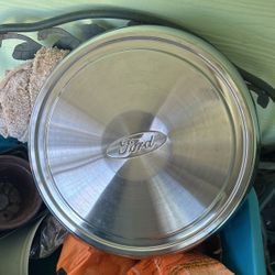 Ford Hubcap