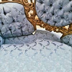 Spectacular Sofa. Conversation Piece.  Fall In Love 😍 Pls Read Full Ad