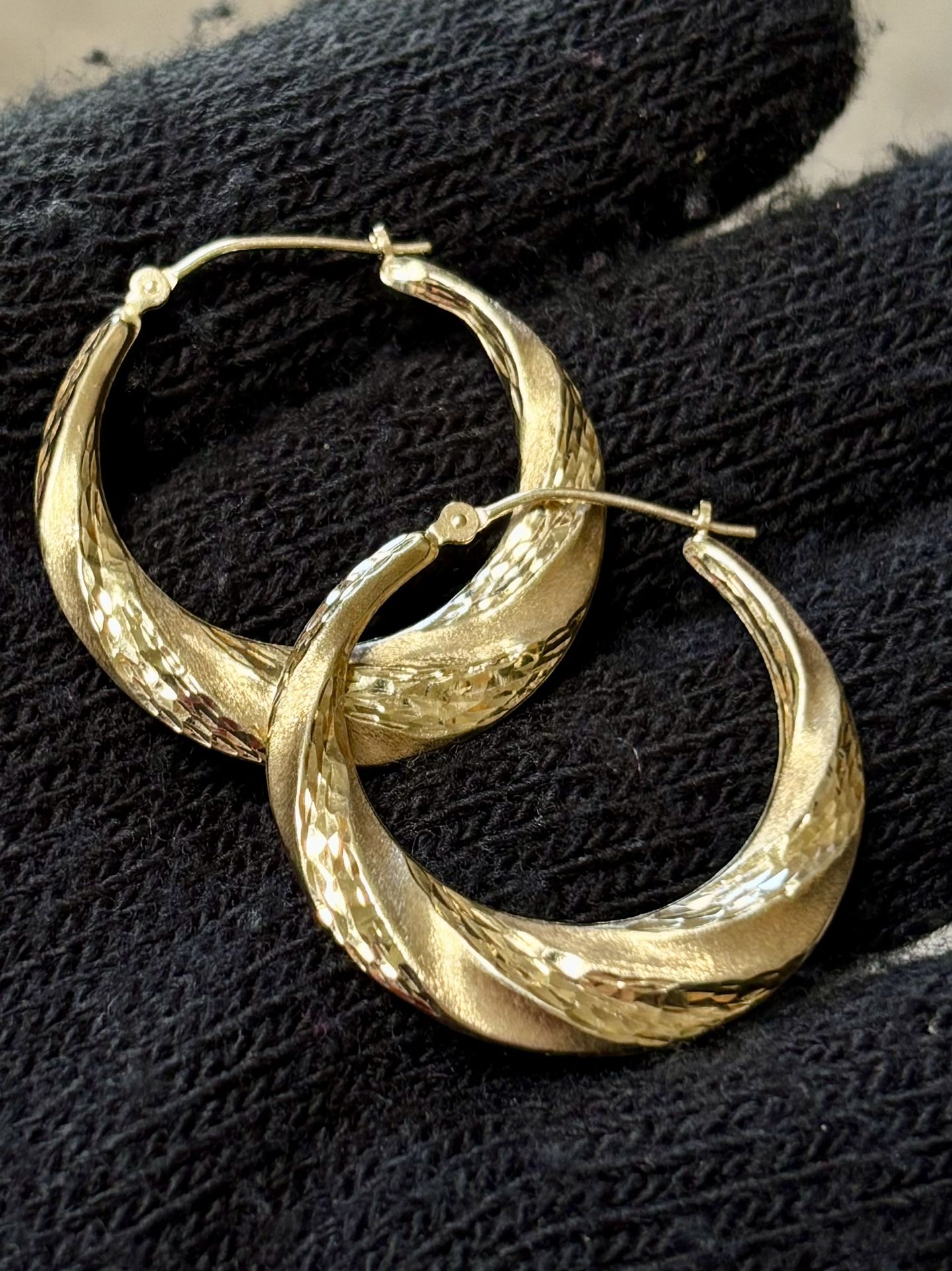 14K Solid Gold Diamond cut swirl hoop earrings