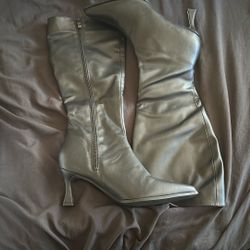 Brand New Knee High Black Kitten Heel Boots