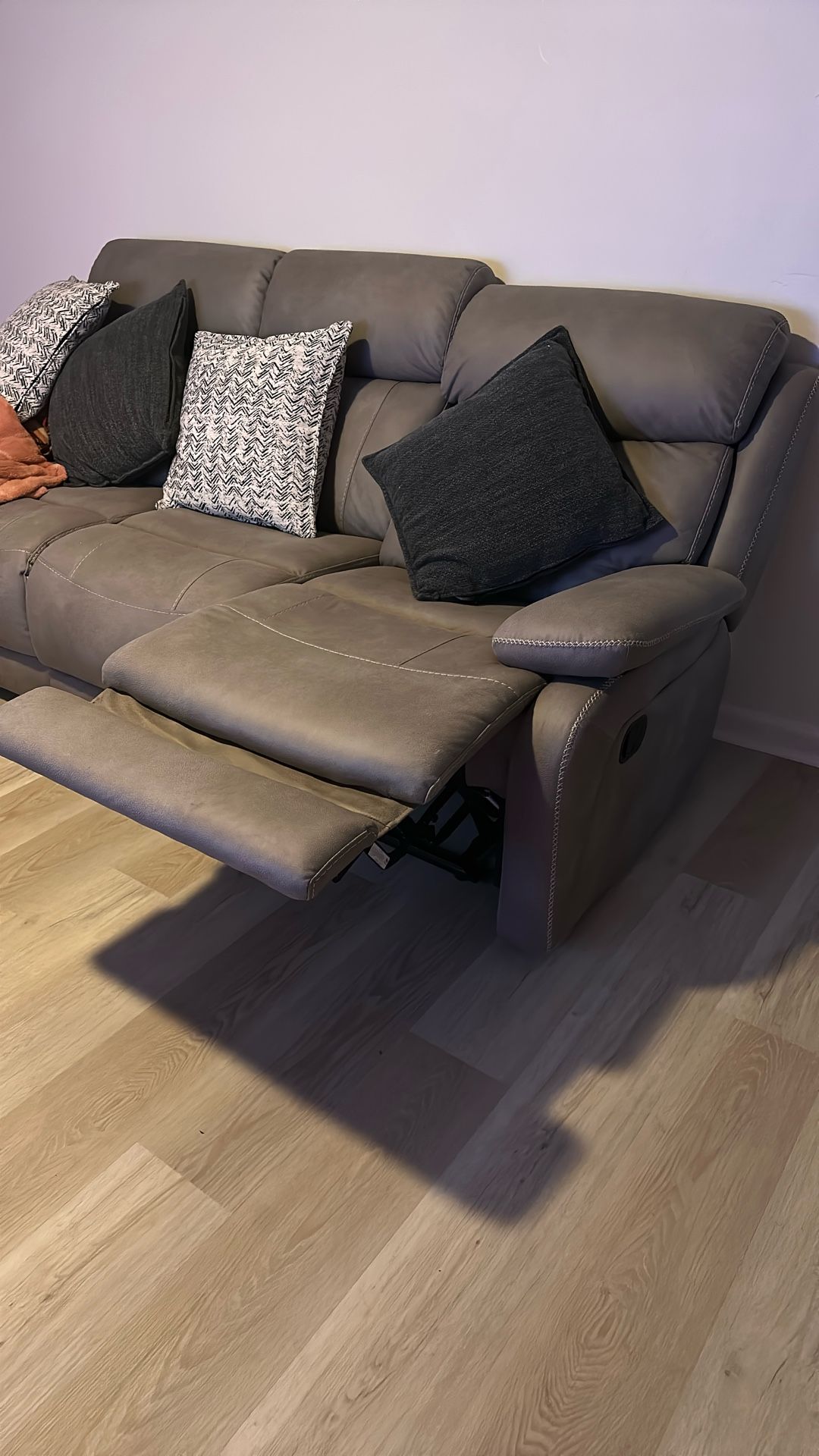 Sofa recliner, middle fold out cup holder with charger and light from Jerome